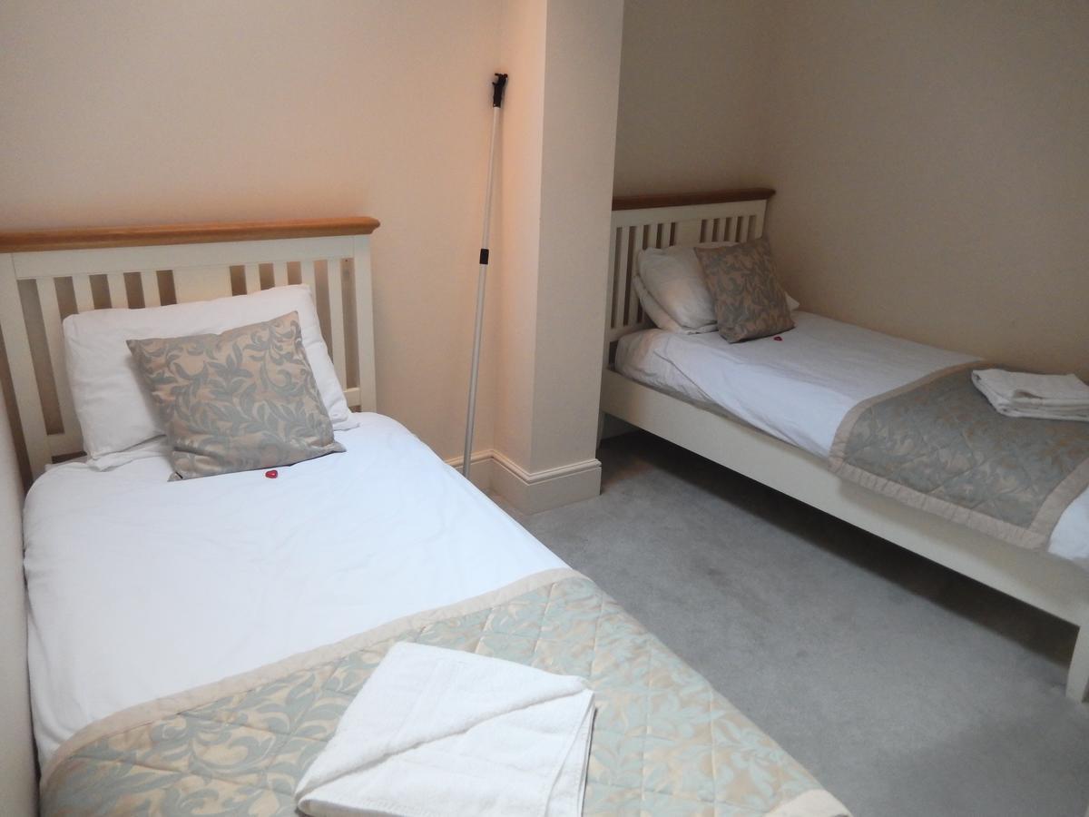 Newport Guest House Линкольн Экстерьер фото